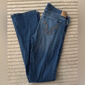 Hollister Women's Classic Blue Straight Leg Jeans